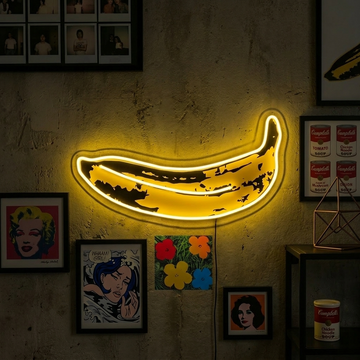 Neon LED banana pop-art bord, speelse keukendecoratie.