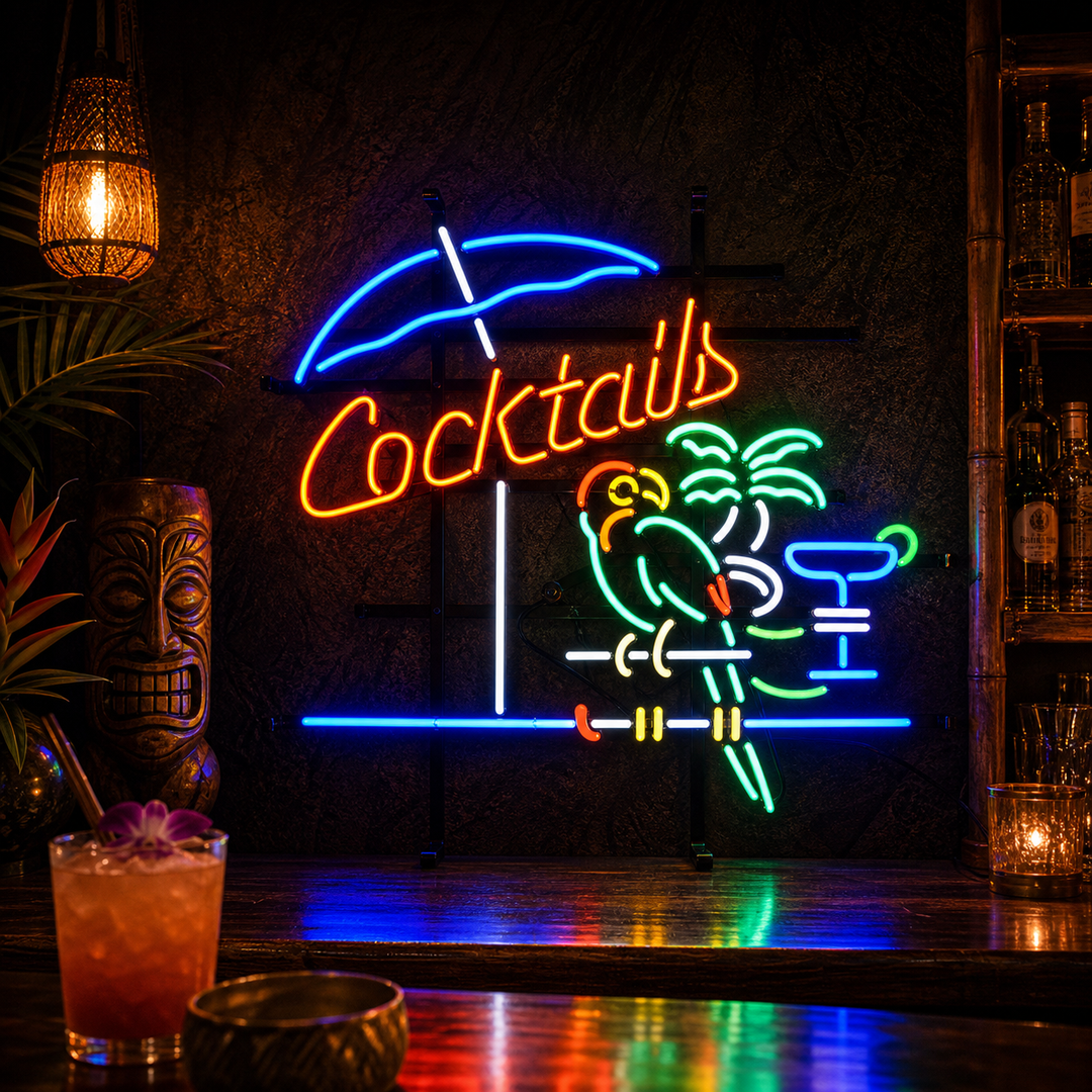 Neon LED-bord “Cocktails” met parasol en tropische scène, kleurrijke barverlichting.