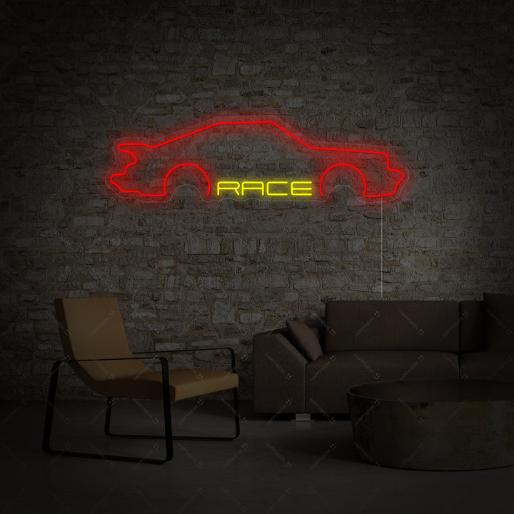 Neon LED-bord van sportwagenprofiel met tekst “RACE”, racingdecoratie voor garage.
