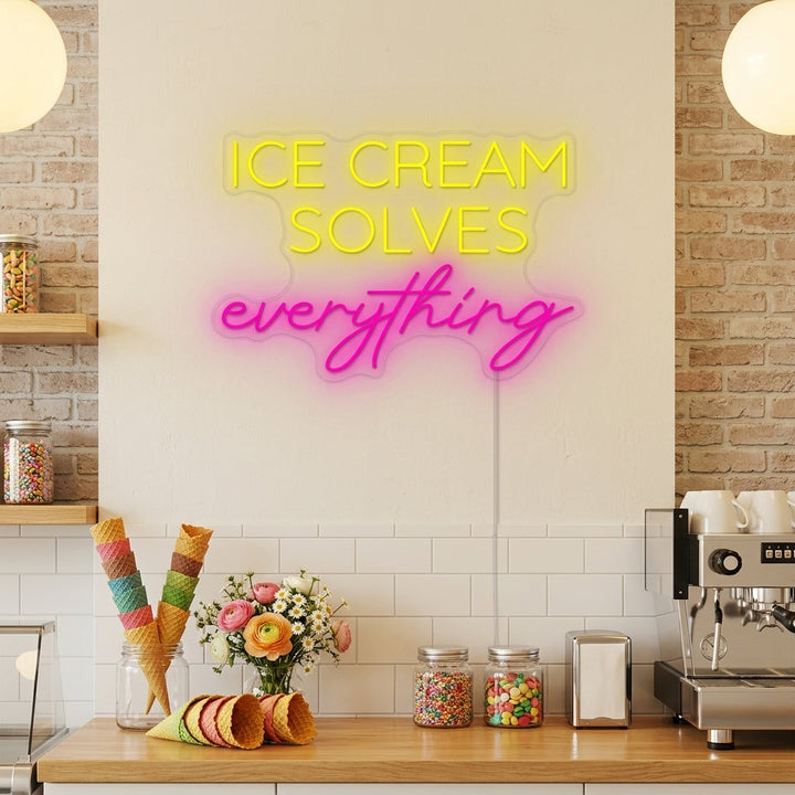 "Ice Cream Solves Everything" Neonbord